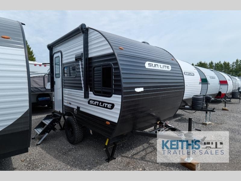 Keith's Trailer Sales amplía su inventario de RV en Ontario con remolques Viking y Sunset Camper