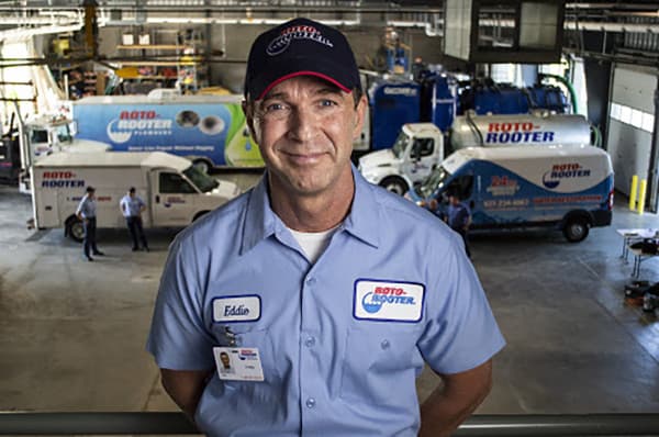 Los Fontaneros de Yuma Enfrentan un Aumento en Llamadas de Emergencia Durante una Ola de Calor Histórica